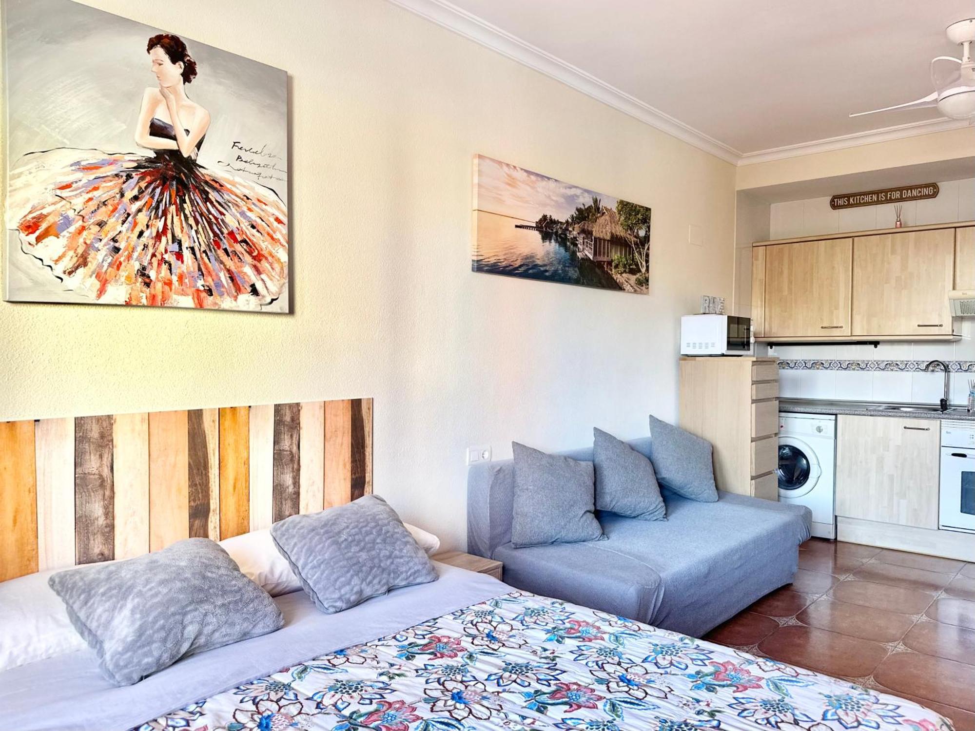 Costa Del Sol Seaside Studio - 5 Mins From Beach Фуэнхирола Экстерьер фото